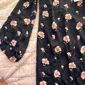 Mini  black and Flower dress off shoulder and and wide sleeves brand new.